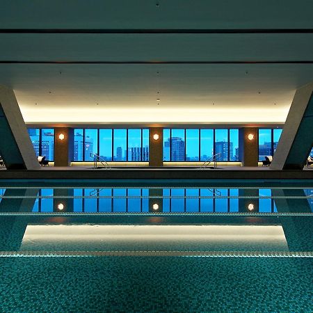 The Okura Tokyo Hotel Eksteriør billede The pool at the Ritz-Carlton, Osaka