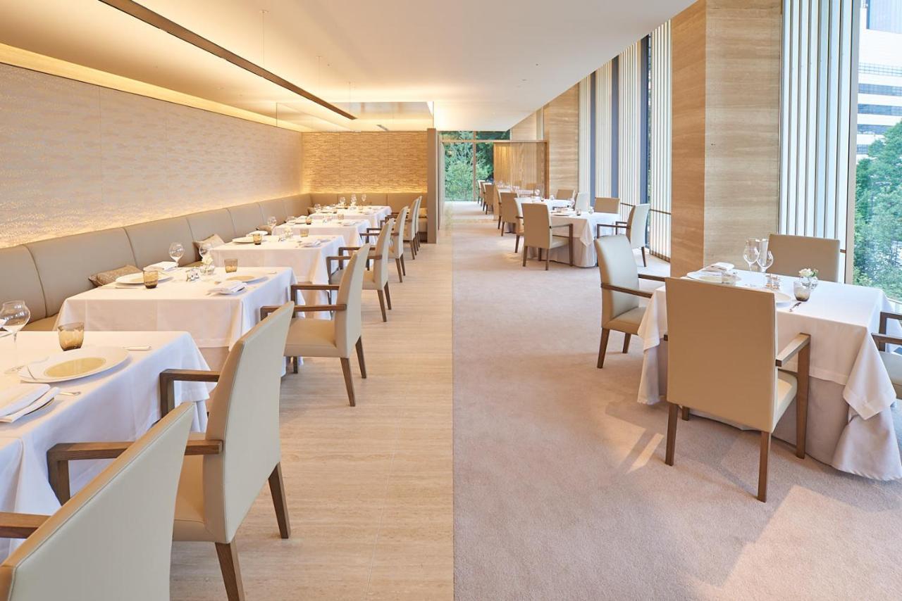 The Okura Tokyo Hotel Eksteriør billede Restaurant "La Table d'Augusto"