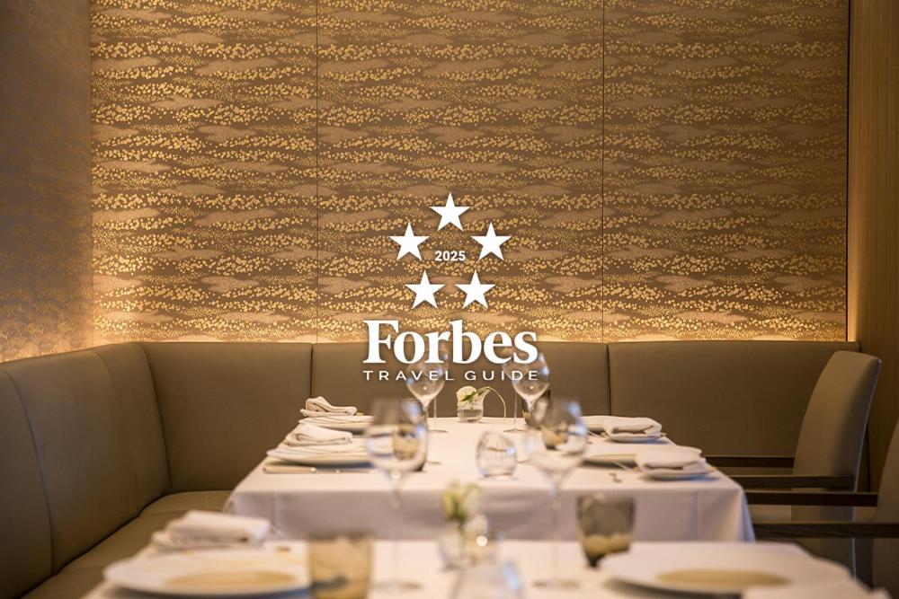 The Okura Tokyo Hotel Eksteriør billede Forbes Travel Guide 2015