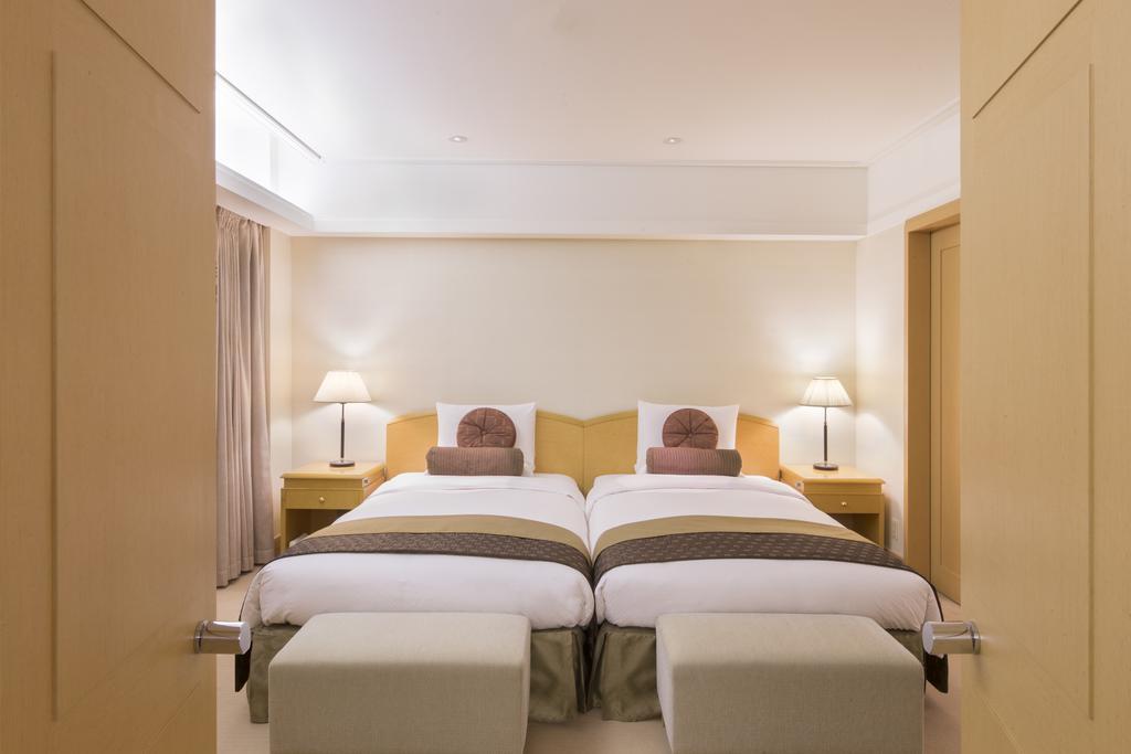 The Okura Tokyo Hotel Eksteriør billede A bedroom at the hotel